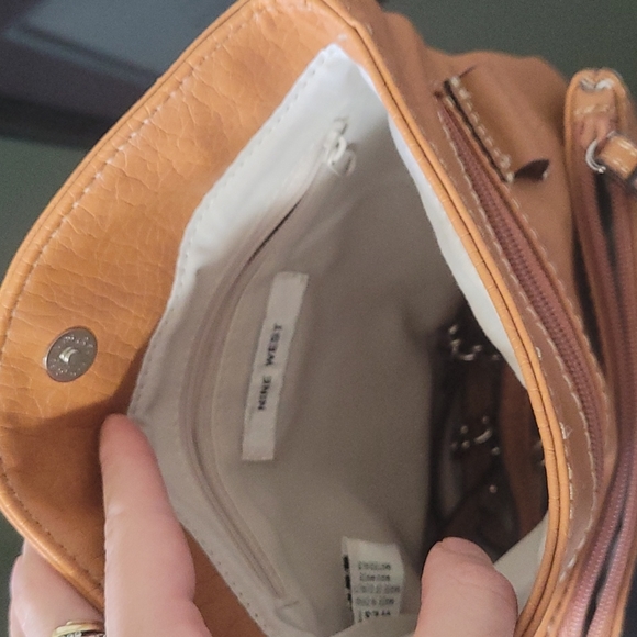 Nine West faux leather crossbody or wristlet clutch - Picture 3 of 6